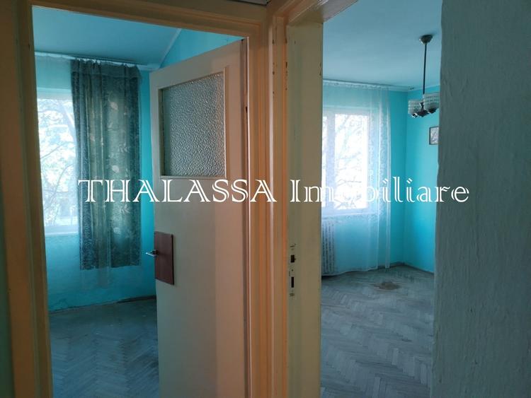 Apartament cu 3 camere semidecomandat în Central