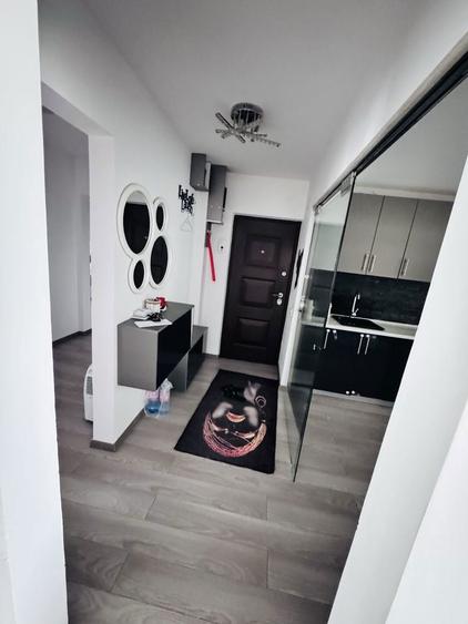 Apartament cu 4 camere în Broșteni