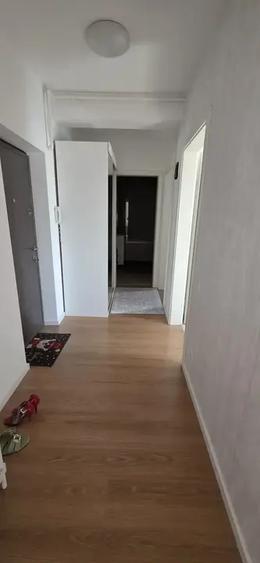 Apartament cu 2 camere decomandat, mobilat în Vest