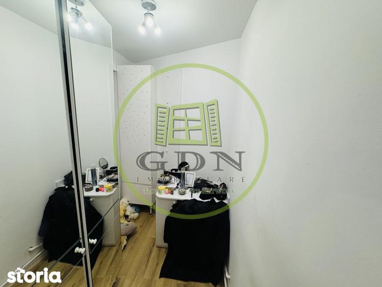 Apartament cu 3 camere semidecomandat în Bucureștii Noi