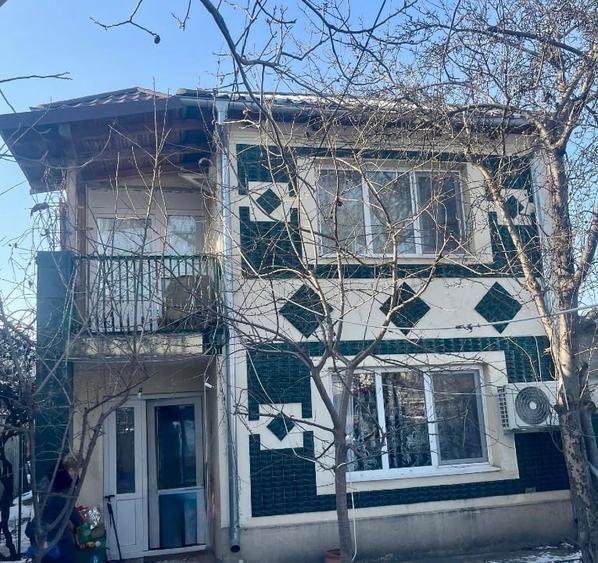 Casă individuală cu 5 camere cu Canalizare în Dorobanți