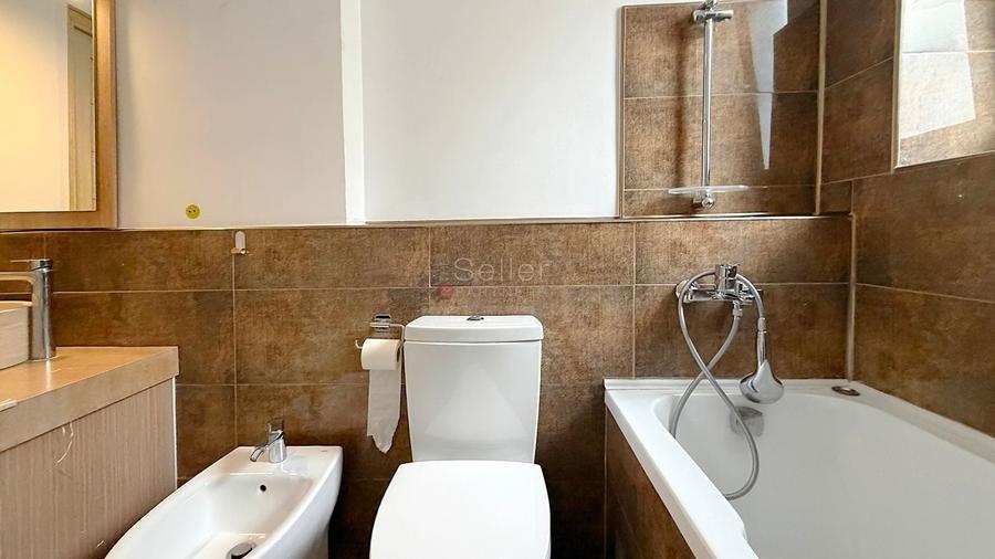 Apartament cu 2 camere semidecomandat, mobilat în Centrul Civic
