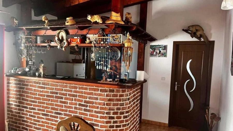 Casă cu 4 camere cu Garaj în Cordun