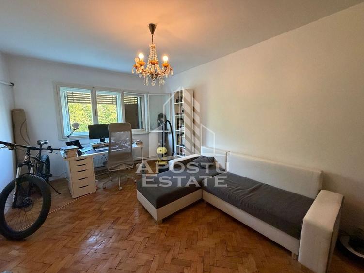 Apartament cu 2 camere decomandat în Aradului