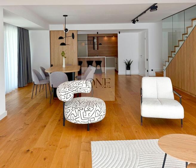 Apartament cu 4 camere decomandat, mobilat în Drumul Poienii