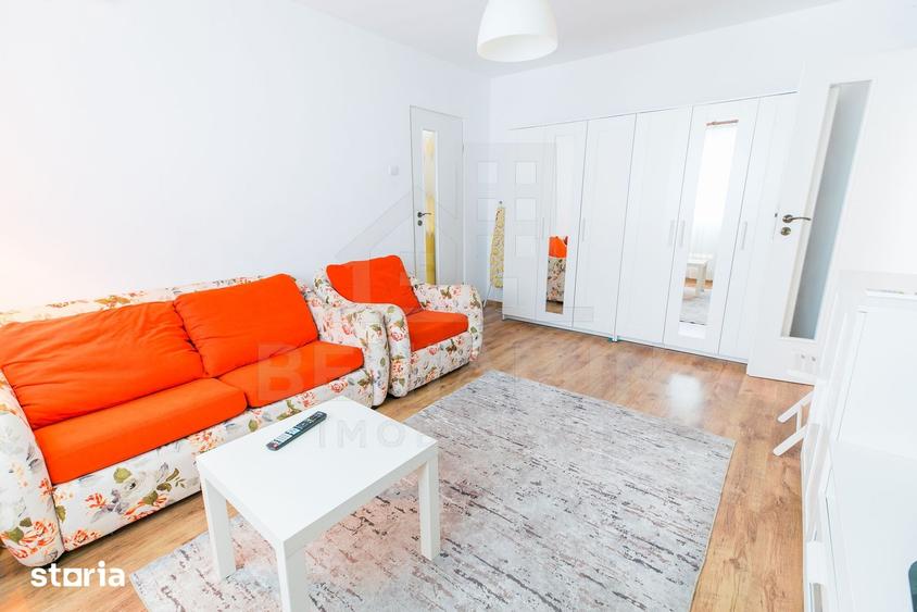 Apartament cu 3 camere în Craiovița Nouă