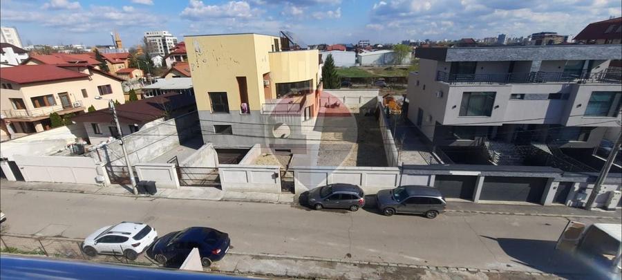 Casă individuală cu 12 camere cu Piscina în Fundeni