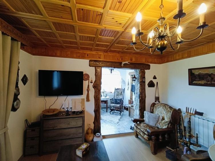 Casă cu 4 camere în Corbșori