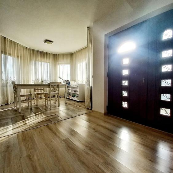Casă cu 4 camere în Satu Nou
