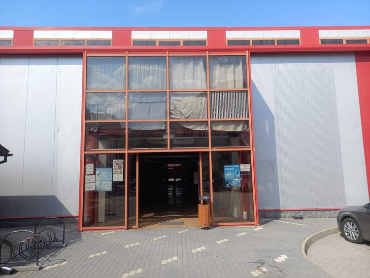 Spațiu comercial, în Central