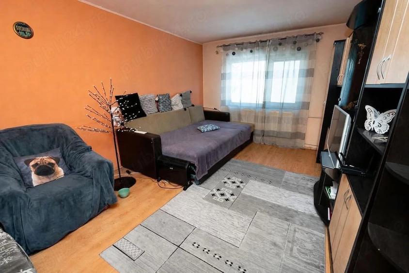 Apartament cu 3 camere nedecomandat în Babadag