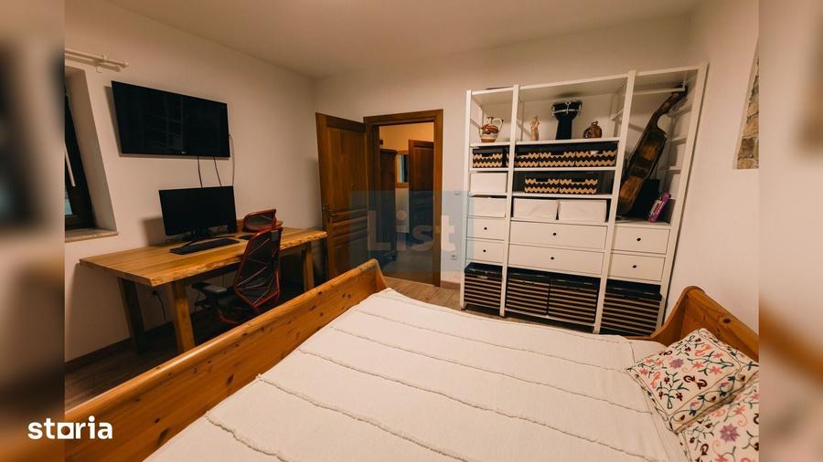 Casă cu 7 camere cu Teren 1300 Mp în Bonț