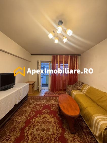 Apartament cu 4 camere decomandat în Costin Georgian