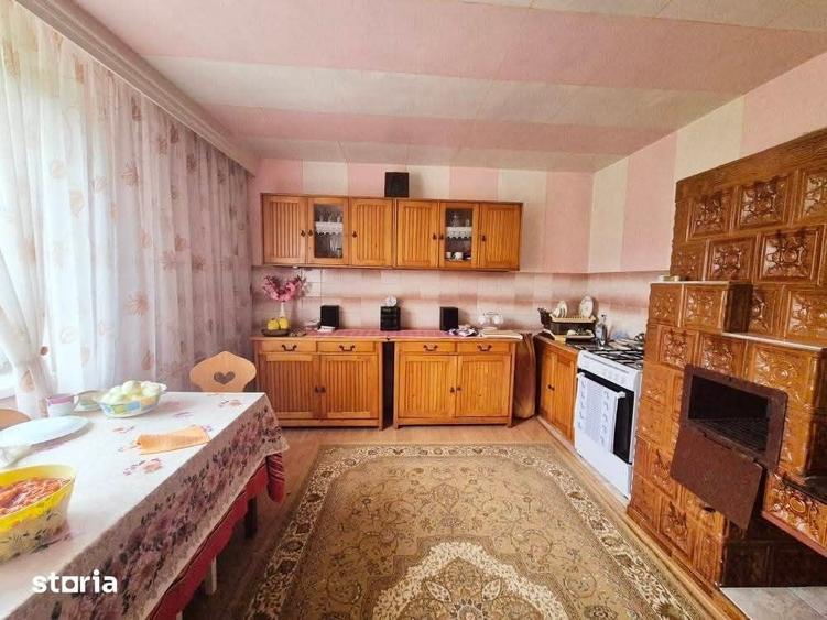 Casă cu 5 camere decomandat cu Teren 3500 Mp în Central