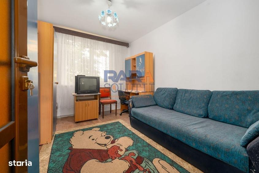 Apartament cu 3 camere decomandat în Românești