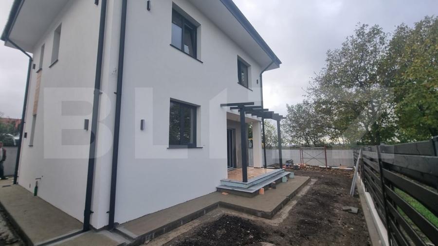 Casă individuală cu 4 camere cu Teren 250 Mp în Breazu