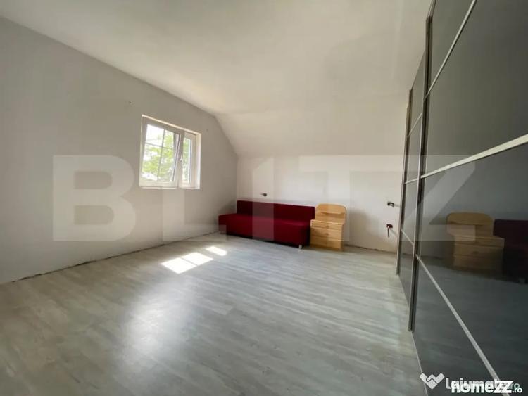 Casă cu 4 camere cu Teren 1275 Mp în Seceani