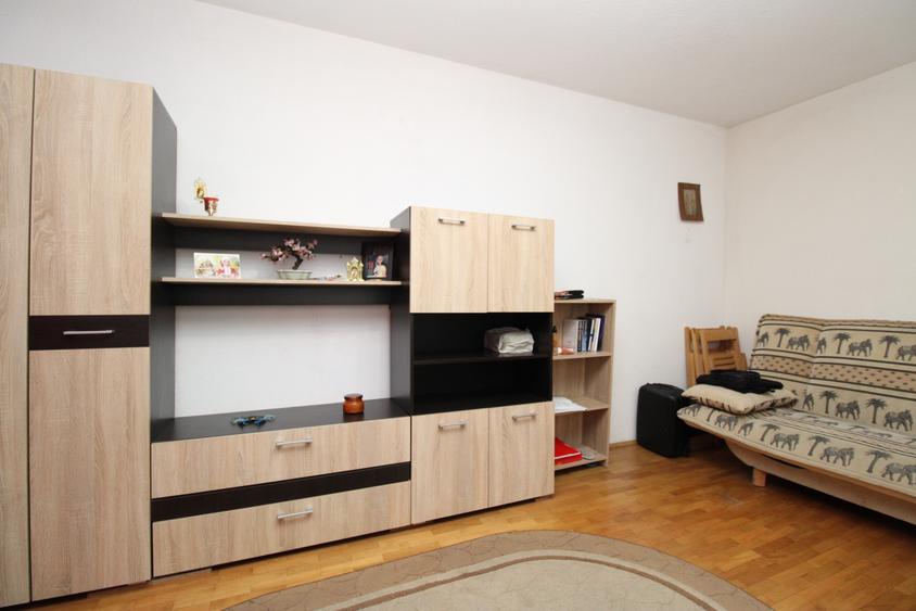 Apartament cu 2 camere decomandat în Drumul Taberei