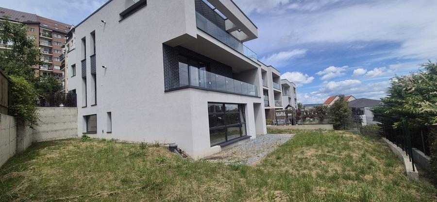Casă cu 4 camere în Câmpului