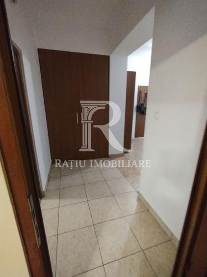 Apartament cu 2 camere decomandat, mobilat în Central
