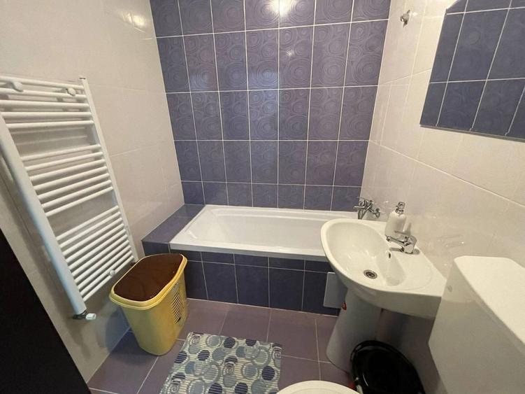 Apartament cu 2 camere semidecomandat în Lotrioara