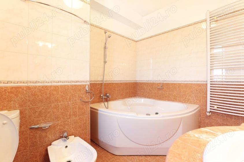 Apartament cu 5 camere decomandat în Herăstrău