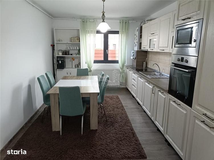 Apartament cu 3 camere, mobilat în Central