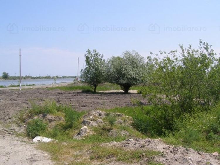 Teren intravilan de 1372 mp, în Sud-Est