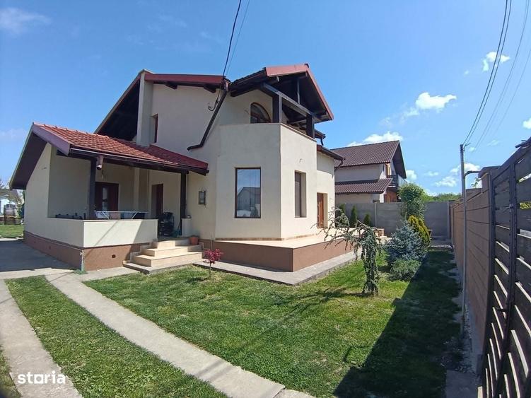 Casă cu 4 camere în Moșnița Veche
