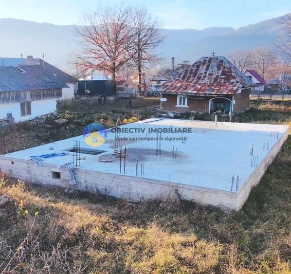 Casă cu 3 camere cu Teren 2447 Mp în Pângărați