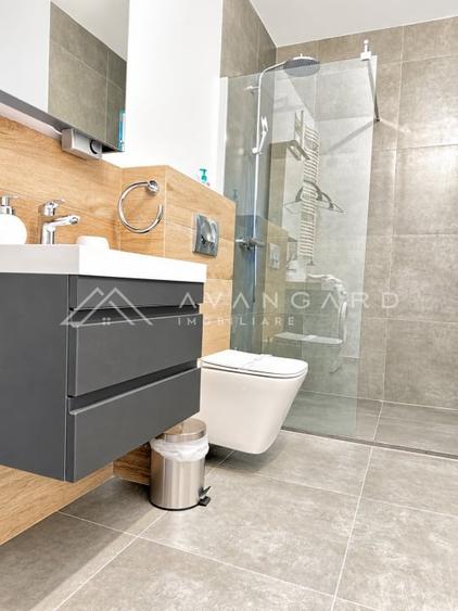 Casă individuală cu 10 camere cu Piscina în Central