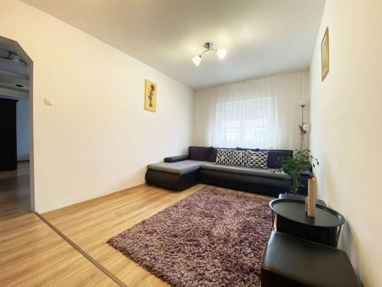 Apartament cu 3 camere de vanzare - Cartierul Rogerius, Str. Theodor Sperantia - 8