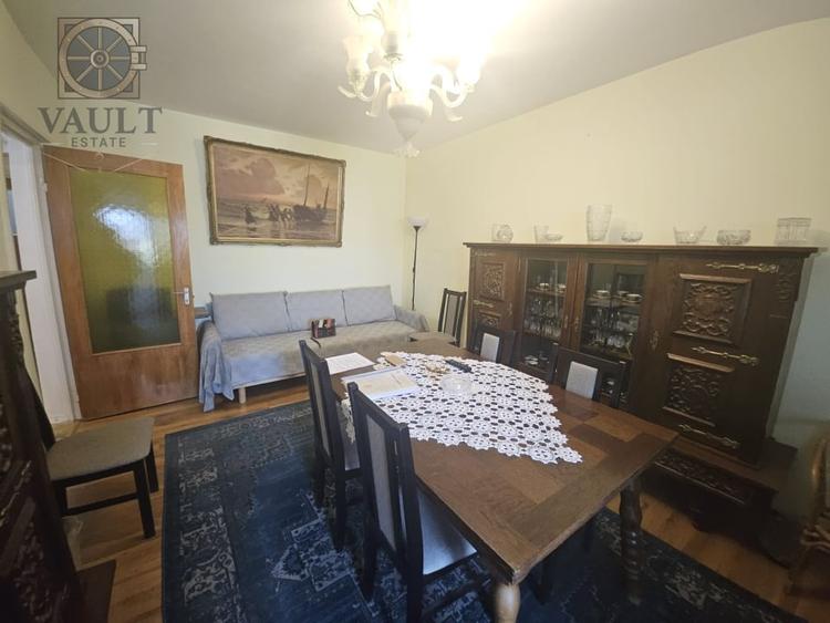 Apartament cu 3 camere decomandat în Tineretului