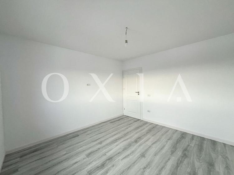 Duplex cu 5 camere cu Canalizare în Remetea Mare