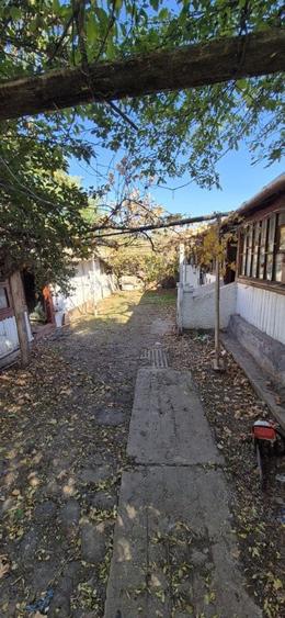 Casă cu 3 camere cu Teren 1000 Mp în Curătești