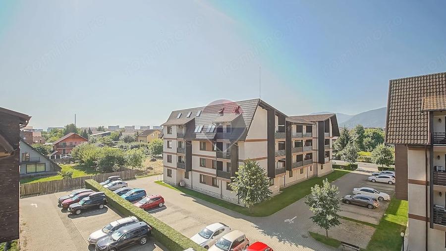 Apartament cu 3 camere decomandat în Tractorul