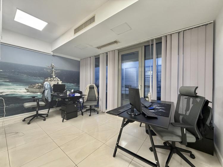 Spațiu comercial, de 200 mp, în Central