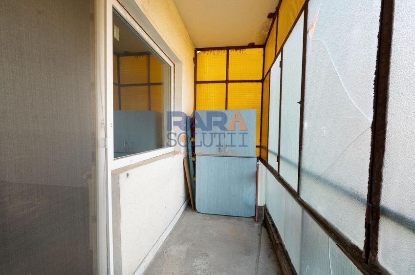 Apartament cu 3 camere decomandat, mobilat în Sud