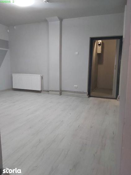 Spațiu comercial, de 80 mp, în Florilor