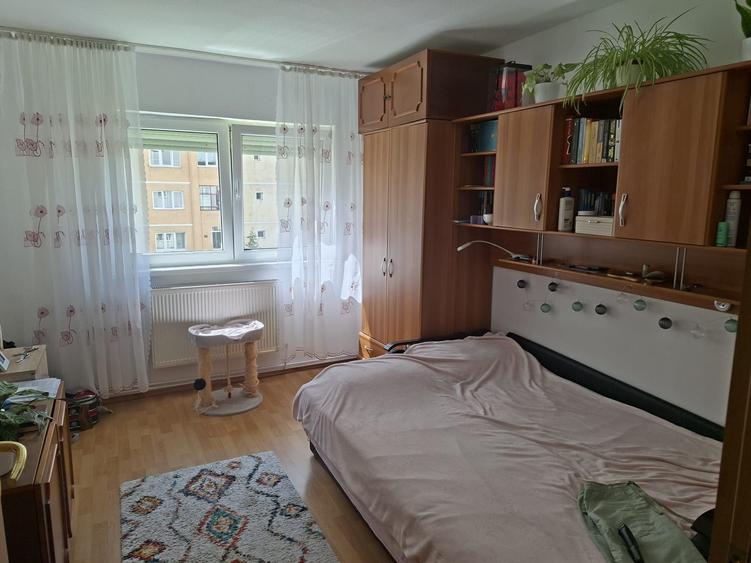 Apartament cu 2 camere decomandat în Vasile Aaron