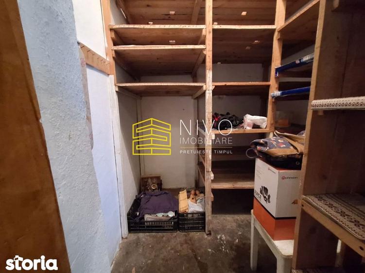 Casă cu 3 camere decomandat cu Canalizare în Central