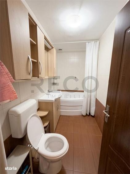 Apartament cu 3 camere decomandat în Nufărul