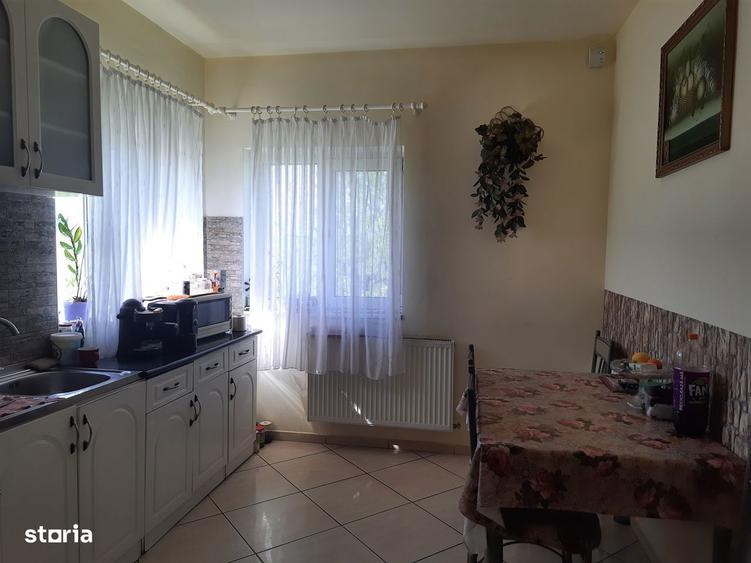 Casă cu 3 camere cu Teren 800 Mp în Central