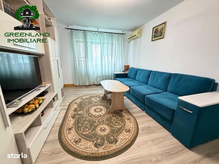 Apartament cu 3 camere în Podu Roș
