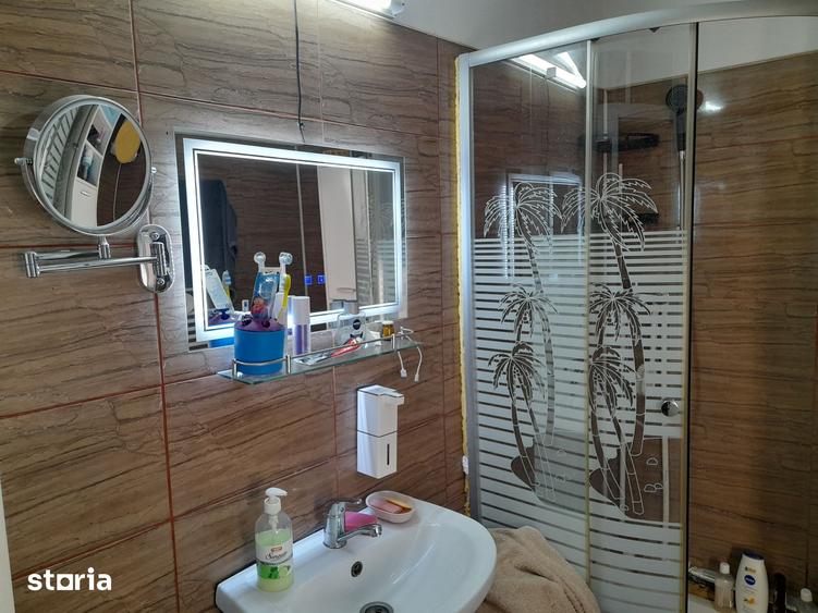 Casă cu 3 camere cu Teren 1000 Mp în Robănești