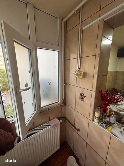 Apartament cu 3 camere decomandat în Rahova