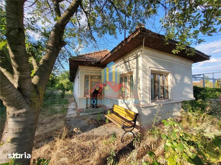 Casă cu 2 camere cu Teren 1194 Mp în Mihai Vodă