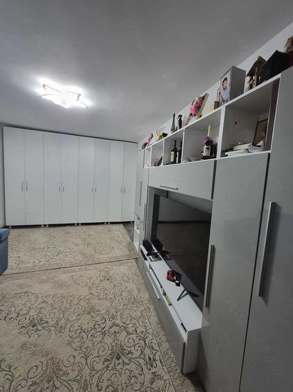 Apartament cu 3 camere decomandat în Frumoasa