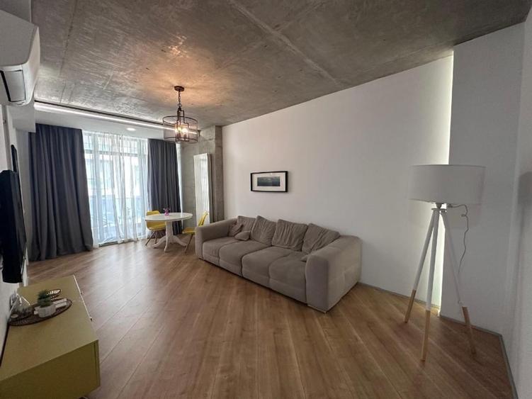 Apartament cu 2 camere semidecomandat, mobilat în Floreasca
