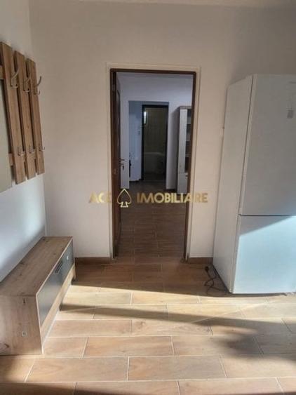 Apartament cu 2 camere decomandat, mobilat în Costin Georgian